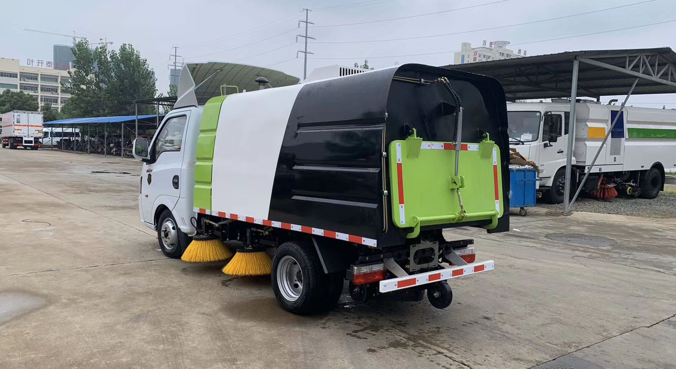 國六東風途逸汽油發動機掃路車