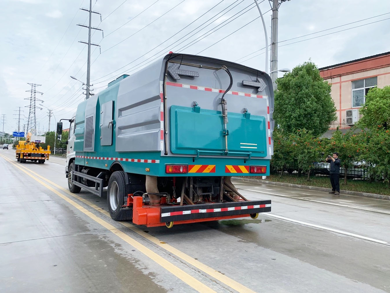 東風(fēng)天錦吸塵車